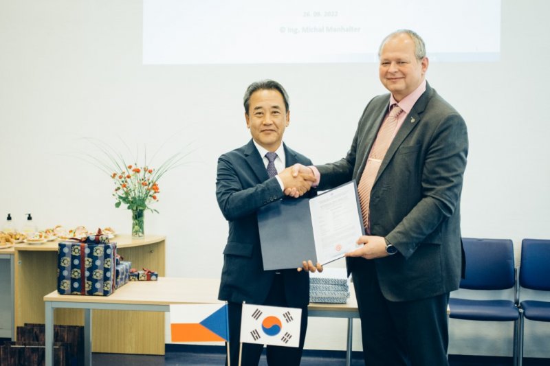 We have certified the hydrogen cell technology of the Korean manufacturer S-Fuelcell
